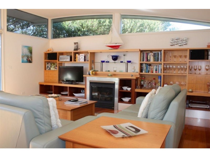 2 Sand Court, Inverloch VIC 3996