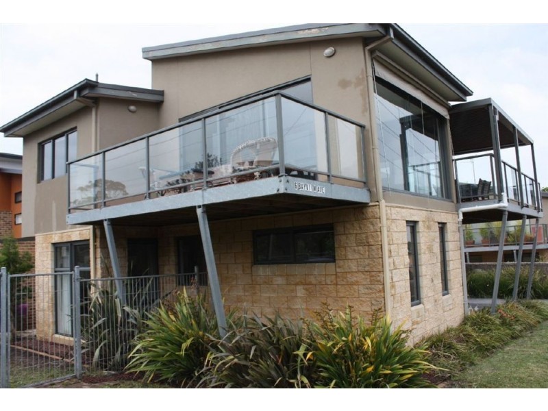 26 Bayview Avenue, Inverloch VIC 3996