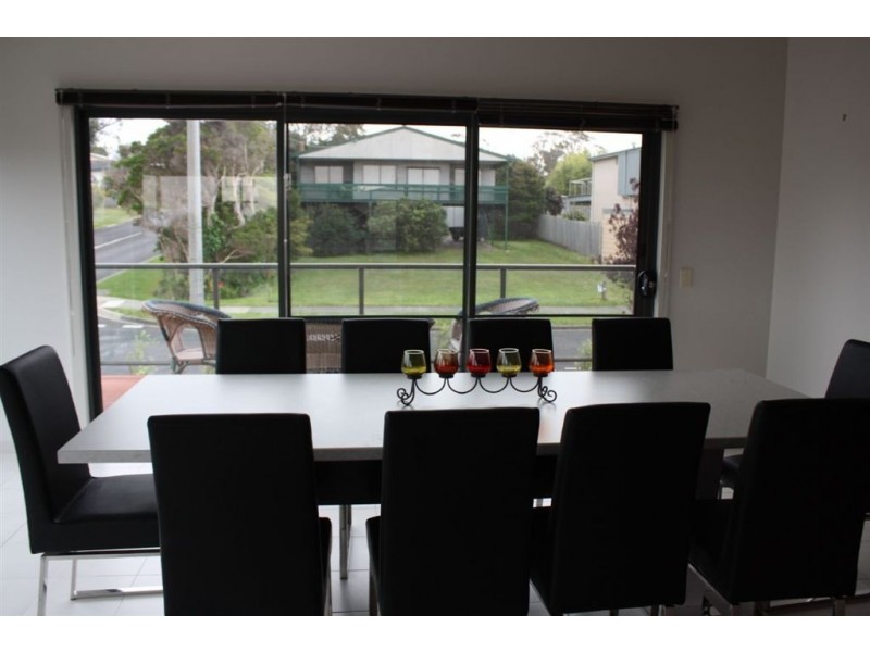 26 Bayview Avenue, Inverloch VIC 3996