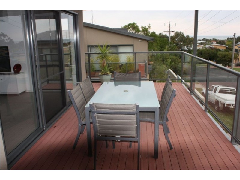 26 Bayview Avenue, Inverloch VIC 3996