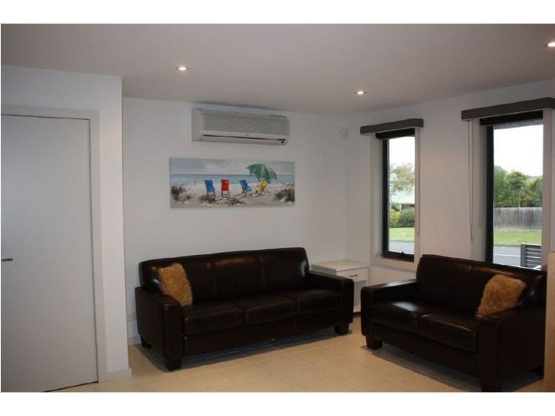 26 Bayview Avenue, Inverloch VIC 3996