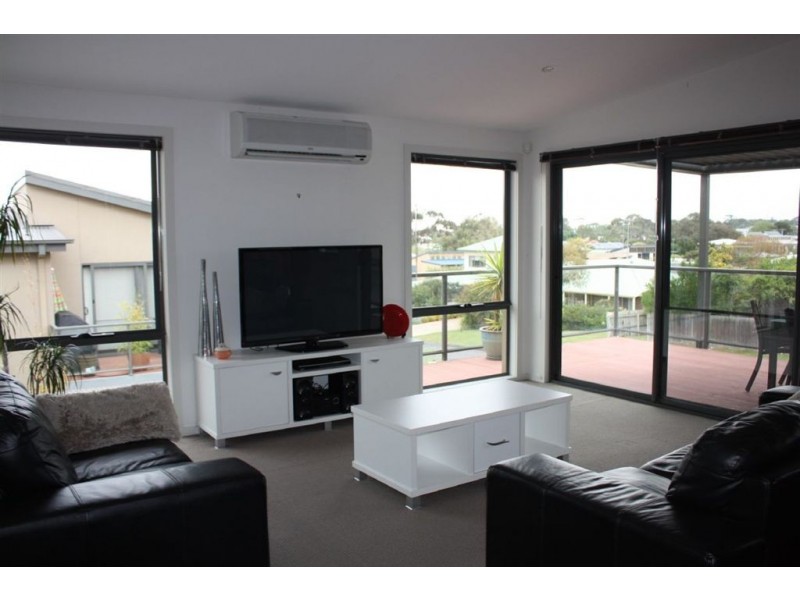 26 Bayview Avenue, Inverloch VIC 3996