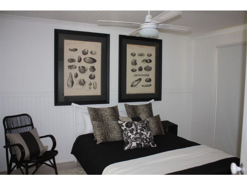 16 Leicester Square, Inverloch VIC 3996