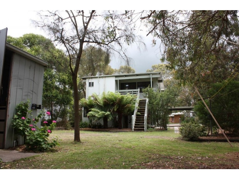 25 Beach Avenue West, Inverloch VIC 3996