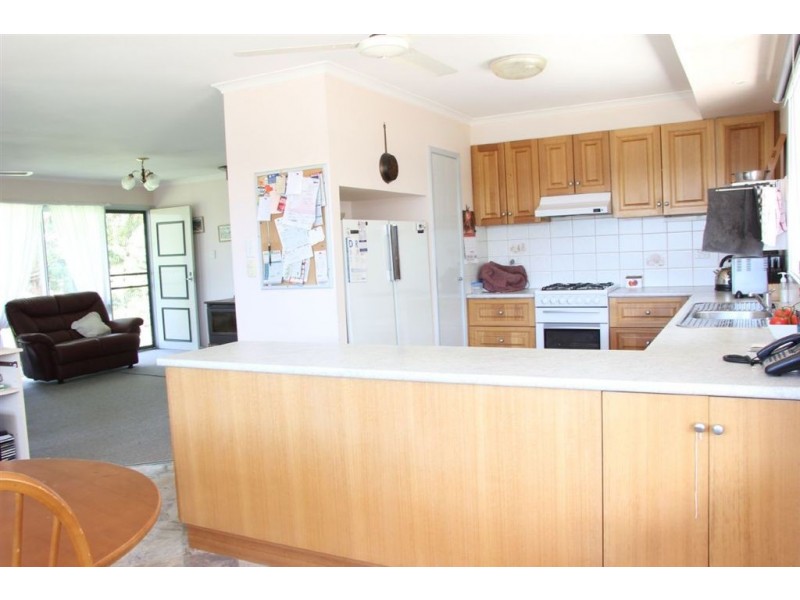 15 Balding Street, Mirboo North VIC 3871