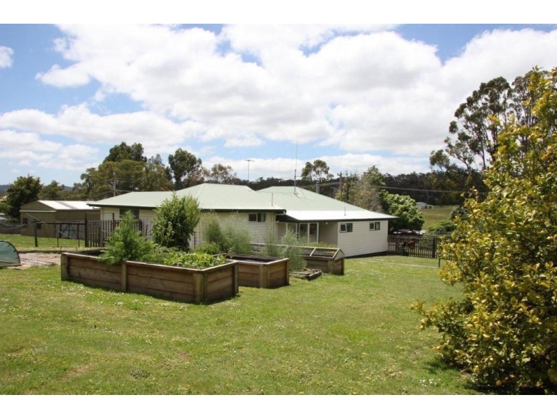15 Balding Street, Mirboo North VIC 3871