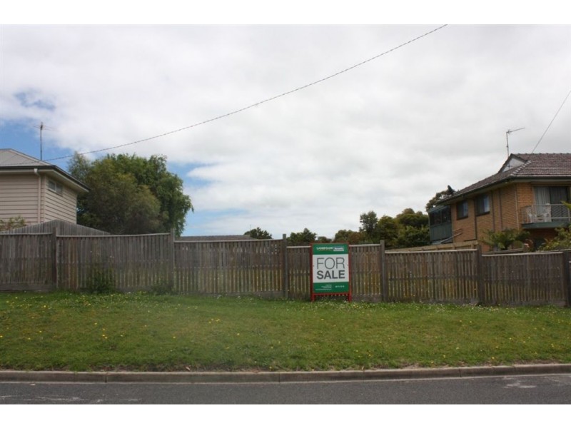 39 Sandy Mount Ave, Inverloch VIC 3996