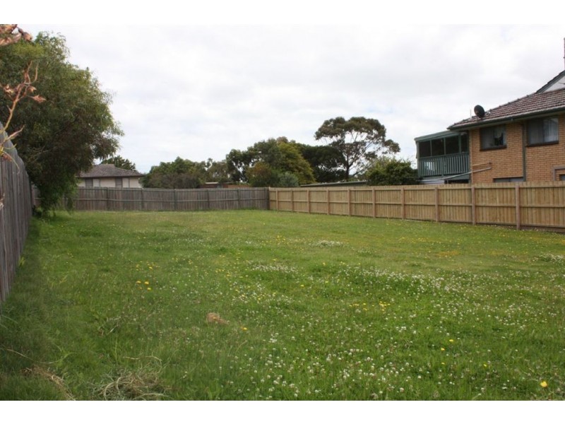 39 Sandy Mount Ave, Inverloch VIC 3996