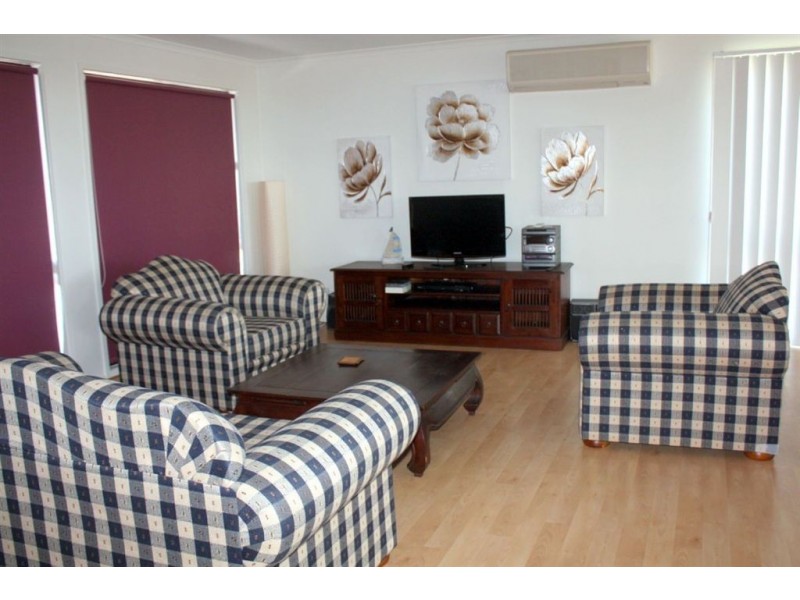 11 Hobson Place, Inverloch VIC 3996