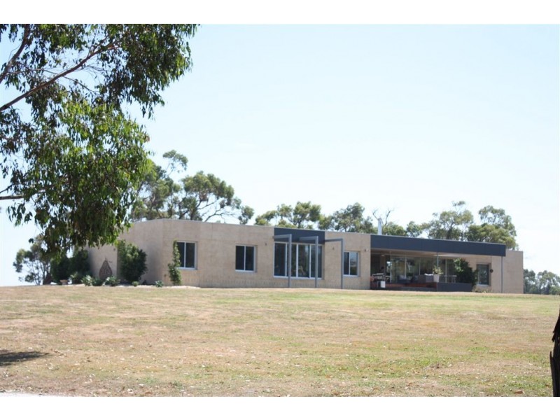 188 Albert Ruttle Drive, Inverloch VIC 3996