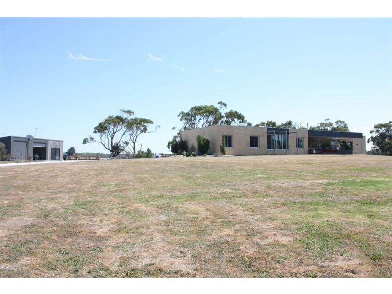 188 Albert Ruttle Drive, Inverloch VIC 3996