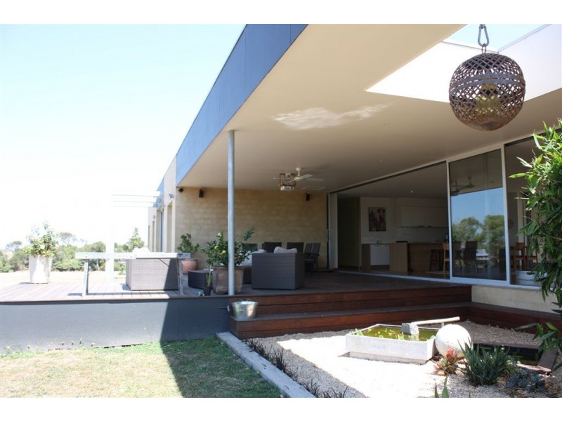 188 Albert Ruttle Drive, Inverloch VIC 3996