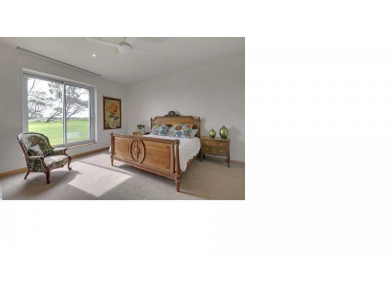 188 Albert Ruttle Drive, Inverloch VIC 3996