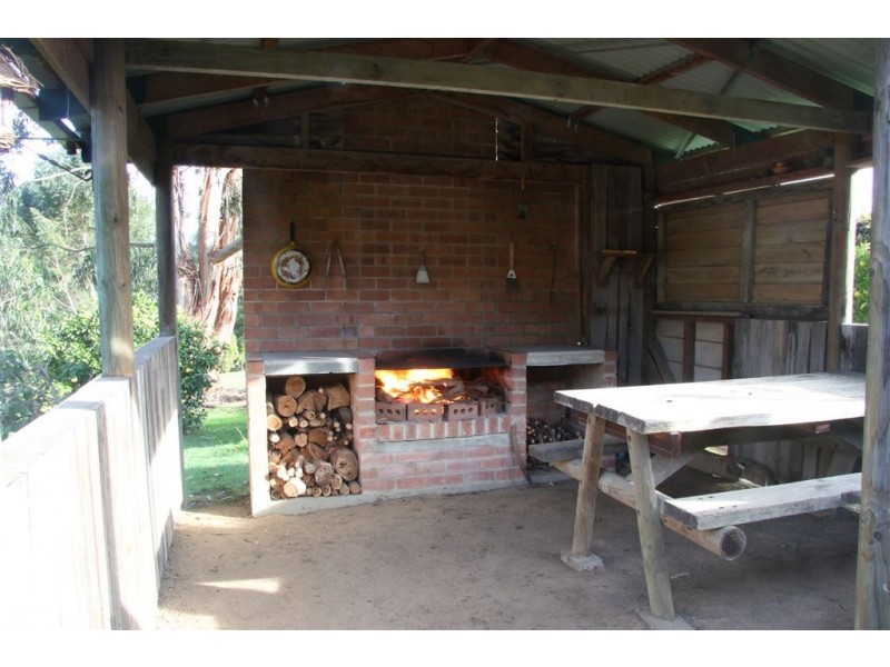 13 Old Thorpdale Road, Mirboo North VIC 3871