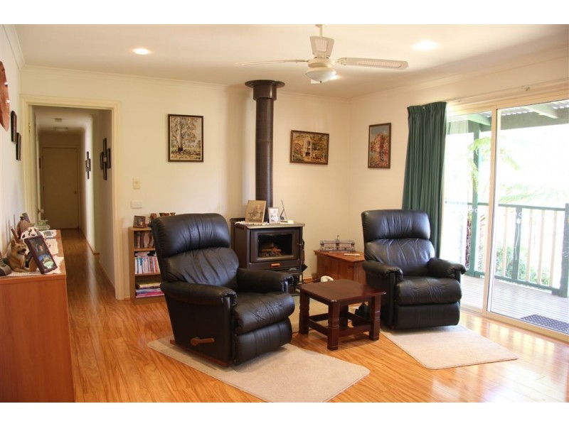 13 Old Thorpdale Road, Mirboo North VIC 3871