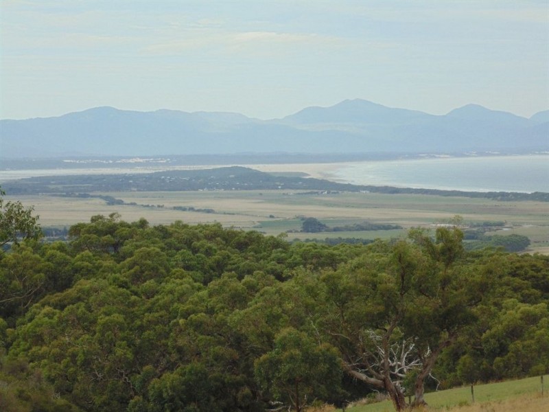 7 Thomson Road, Fish Creek VIC 3959