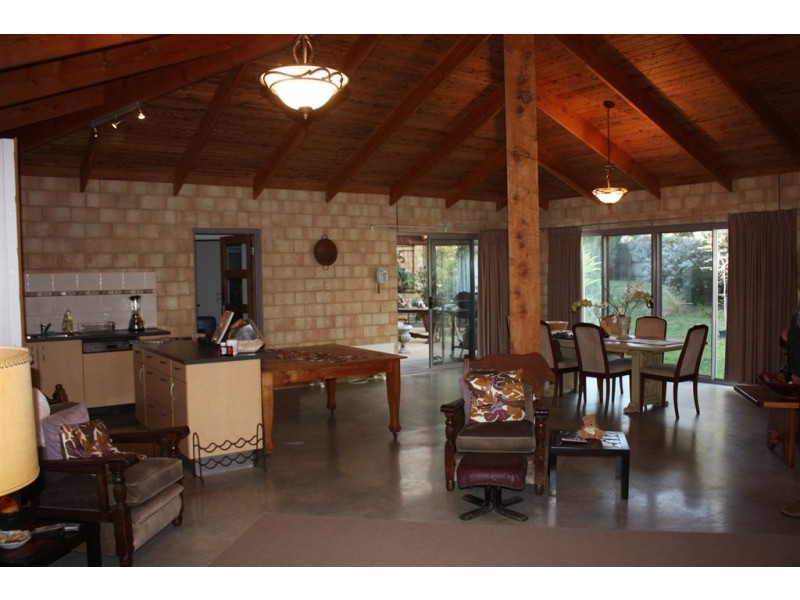 12 Melaleuca Mews, Inverloch VIC 3996