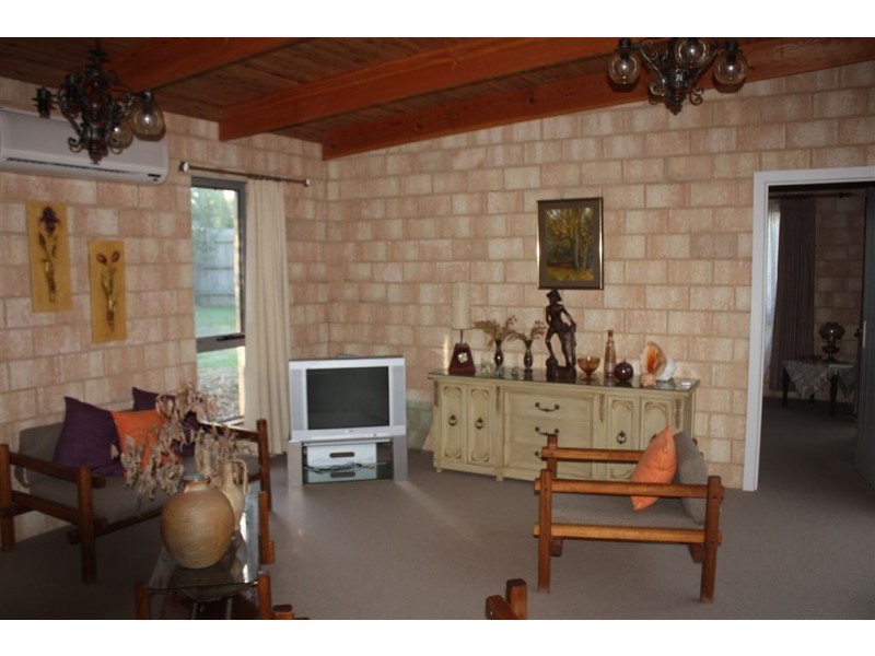 12 Melaleuca Mews, Inverloch VIC 3996