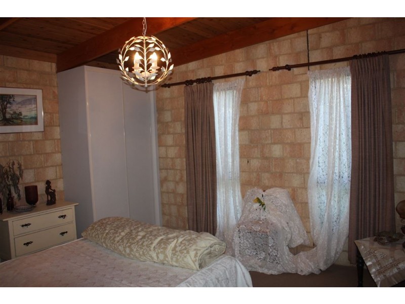 12 Melaleuca Mews, Inverloch VIC 3996