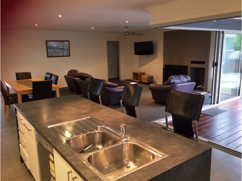 25 Darling Ave, Inverloch VIC 3996