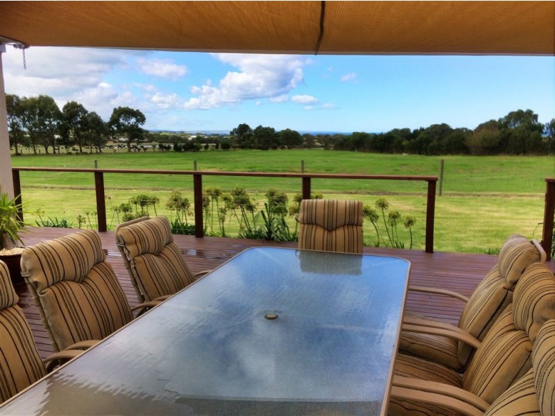 86 Albert Ruttle Drive, Inverloch VIC 3996