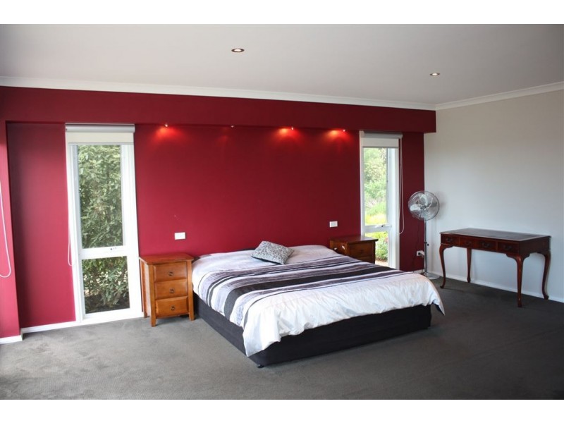 86 Albert Ruttle Drive, Inverloch VIC 3996