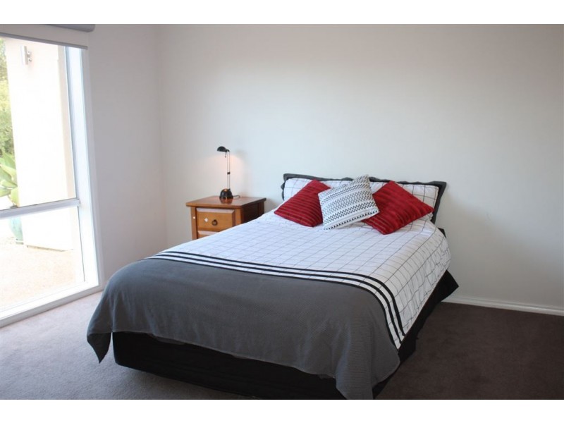 86 Albert Ruttle Drive, Inverloch VIC 3996