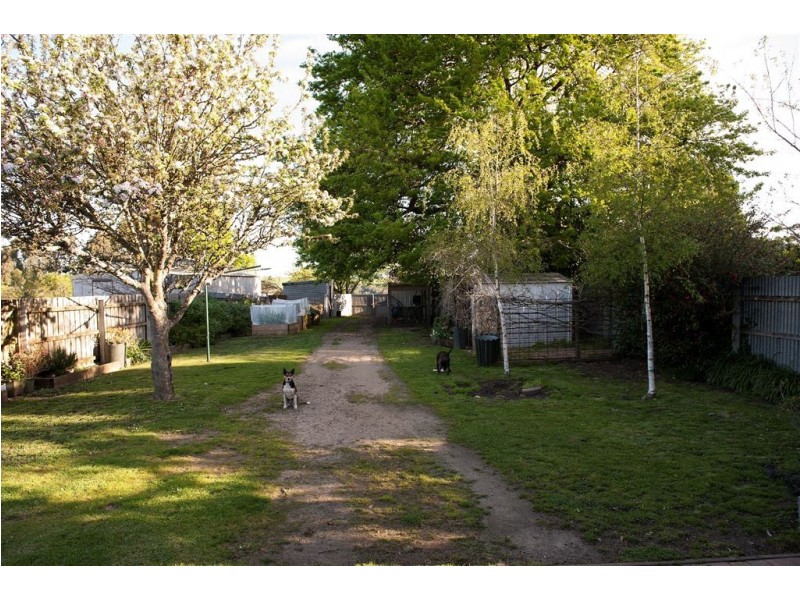 60 Ridgway, Mirboo North VIC 3871