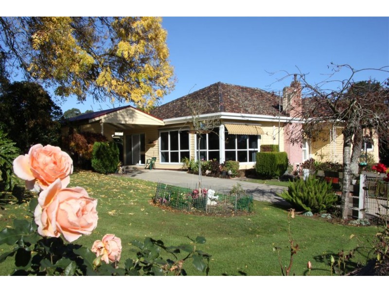 20 McCartins Lane, Mirboo North VIC 3871