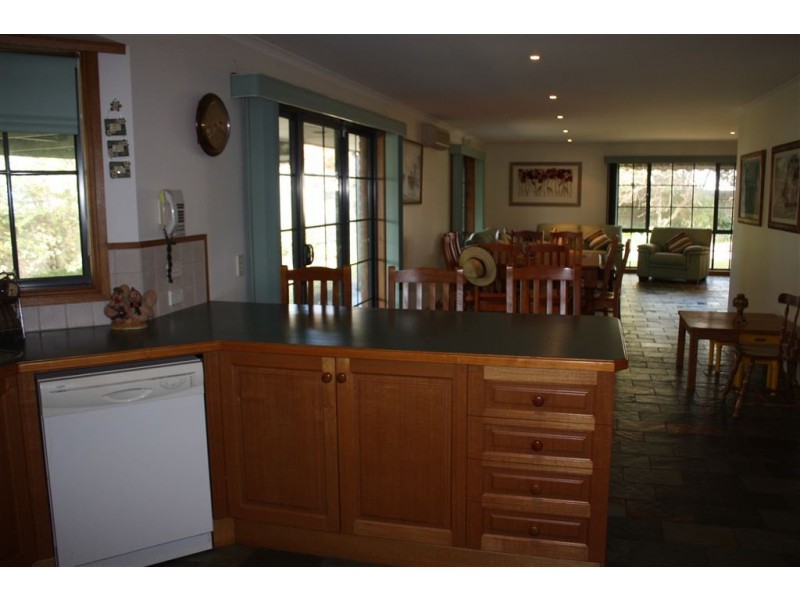 8 Leicester Square, Inverloch VIC 3996