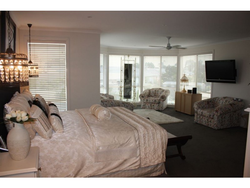 65 Woodland Heath, Inverloch VIC 3996