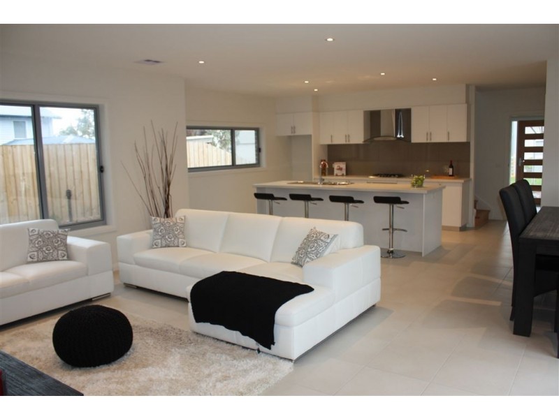 16 Grandview Grove, Inverloch VIC 3996