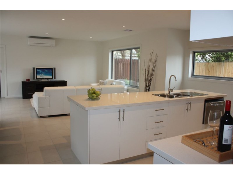 16 Grandview Grove, Inverloch VIC 3996