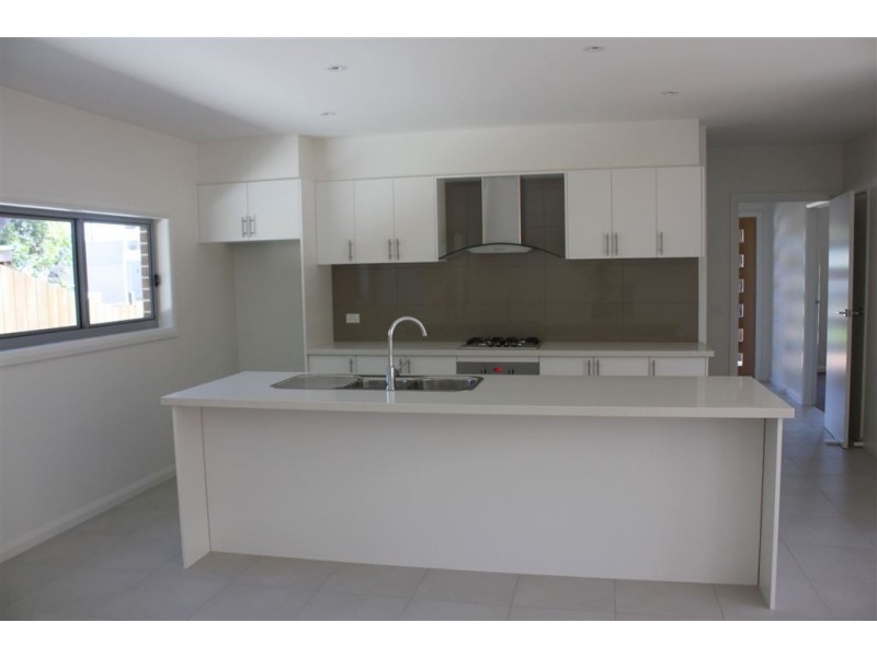 16 Grandview Grove, Inverloch VIC 3996