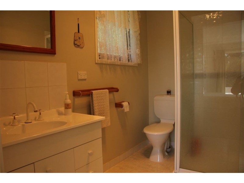 6 Railway Road, Mirboo North VIC 3871