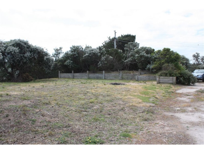 13-15 McIndoe Avenue, Venus Bay VIC 3956