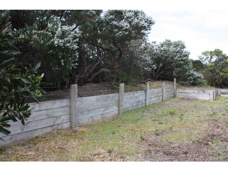 13-15 McIndoe Avenue, Venus Bay VIC 3956