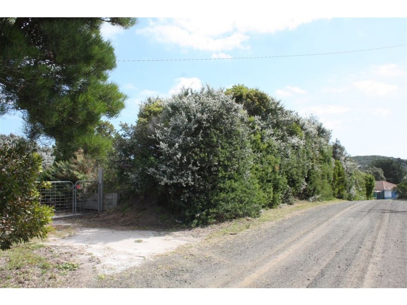 13-15 McIndoe Avenue, Venus Bay VIC 3956