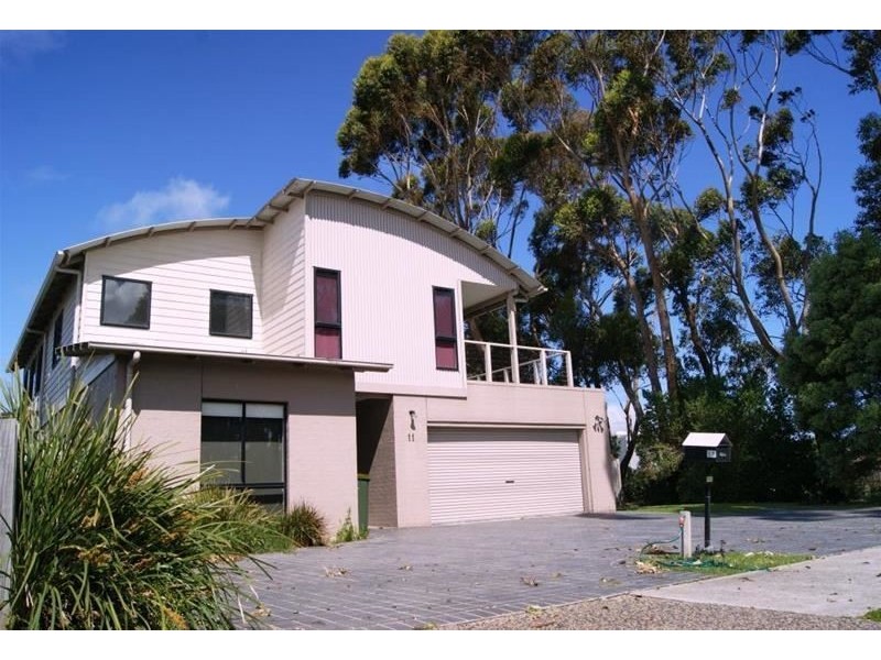 11 Hobson Place, Inverloch VIC 3996
