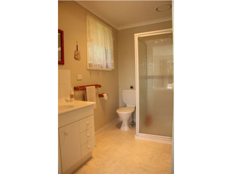 6 Railway Road, Mirboo North VIC 3871