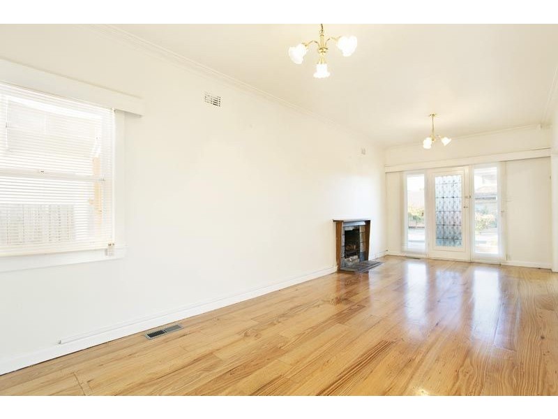 23 Caroline Street, Ringwood VIC 3134