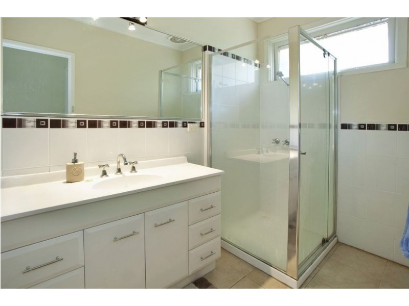 4 Parkhill Drive, Ringwood North VIC 3134