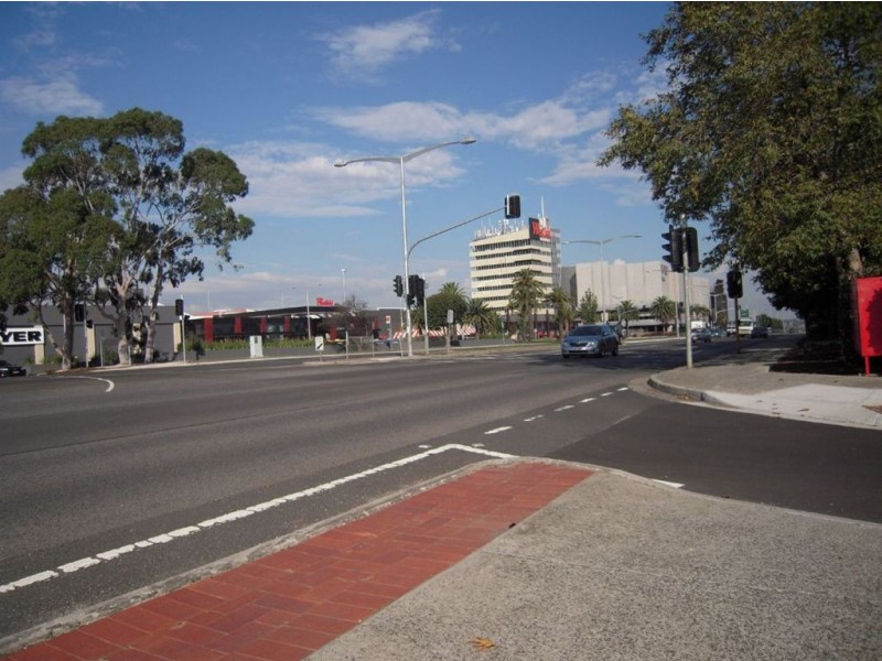 19/3 Sovereign Point Court, Doncaster East VIC 3109