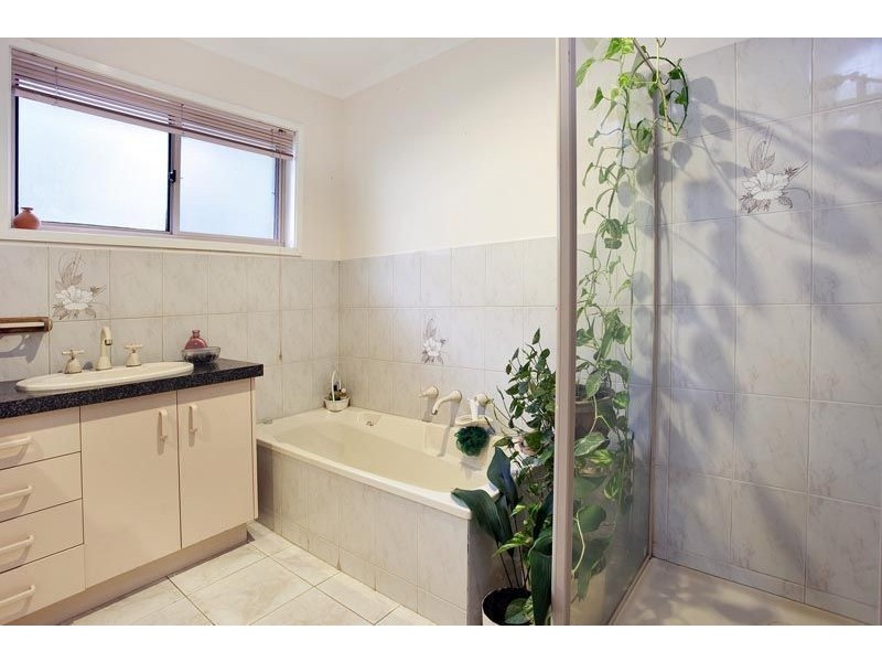 23 Adolphson Avenue, Ringwood North VIC 3134