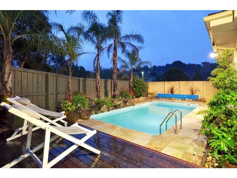 1 Suzanne Court, Ringwood North VIC 3134