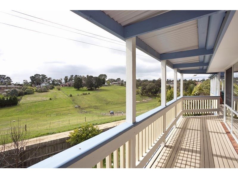 9 Hillview Court, Croydon Hills VIC 3136