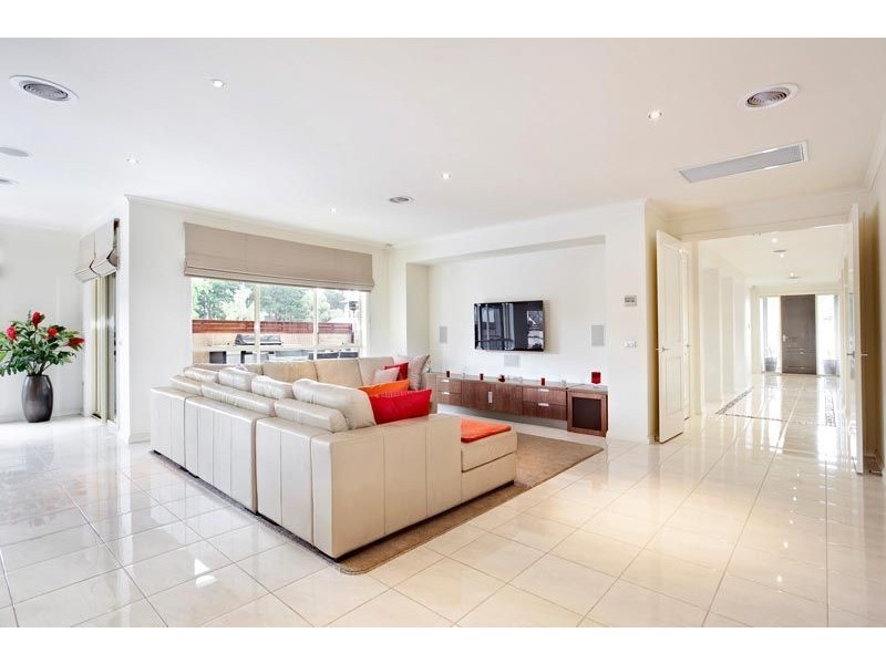 4 Winscott Grove, Ringwood North VIC 3134