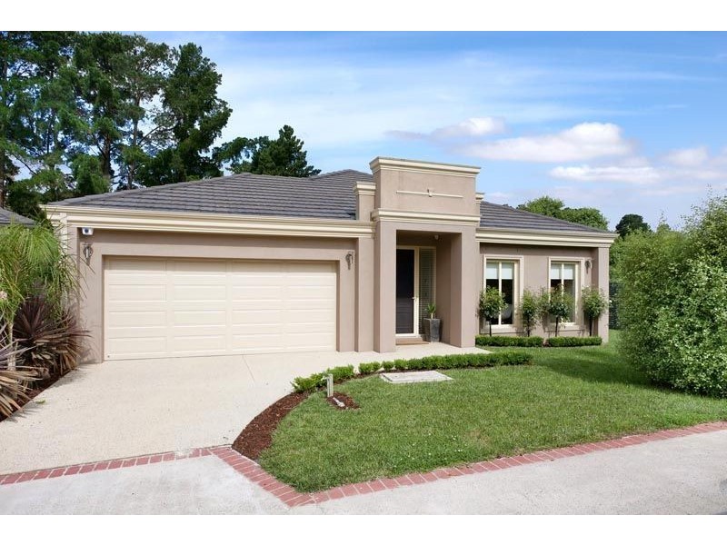 4 Winscott Grove, Ringwood North VIC 3134