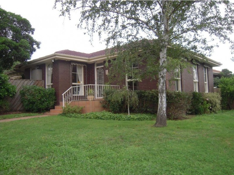 8 Grover Road, Doncaster VIC 3108