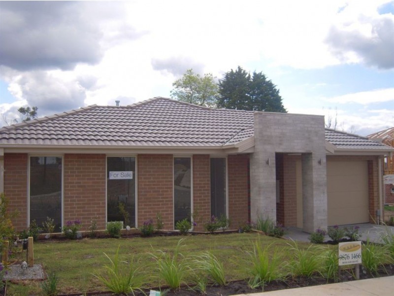 10 Temple Miles Road, Croydon VIC 3136